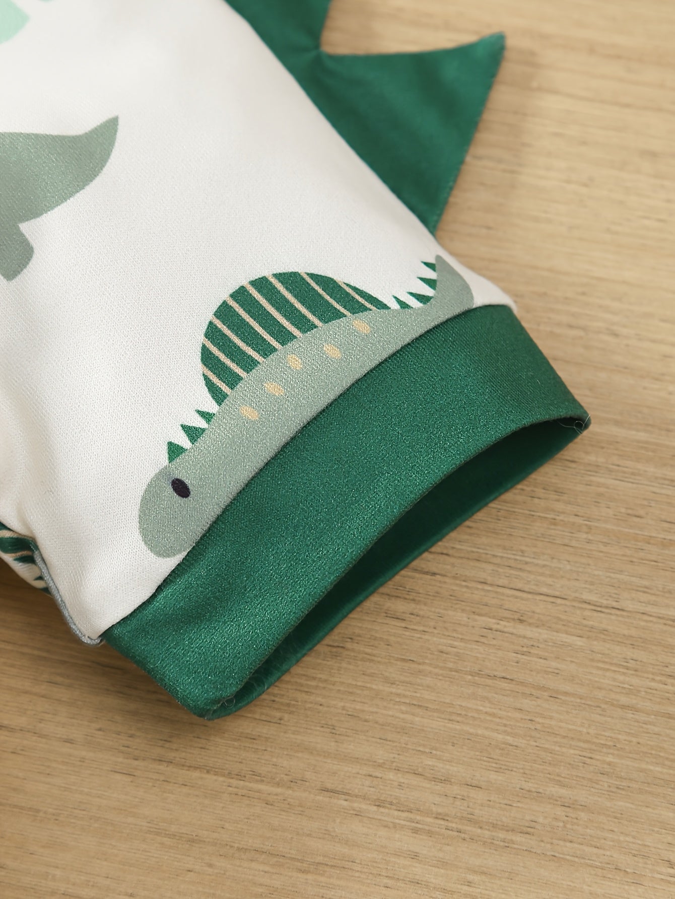 2pcs Summer Color-Matching Hoodie with Cute Dinosaur
