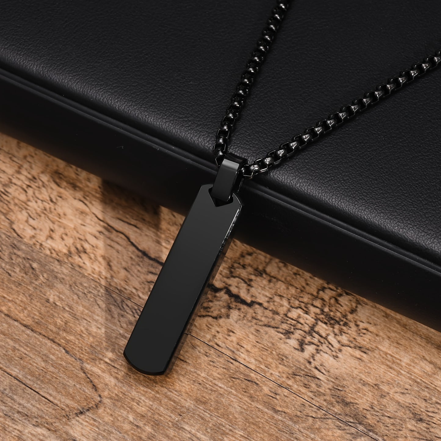 Letter Necklace Pendant Made of Stainless Steel, Suitable for Men.
