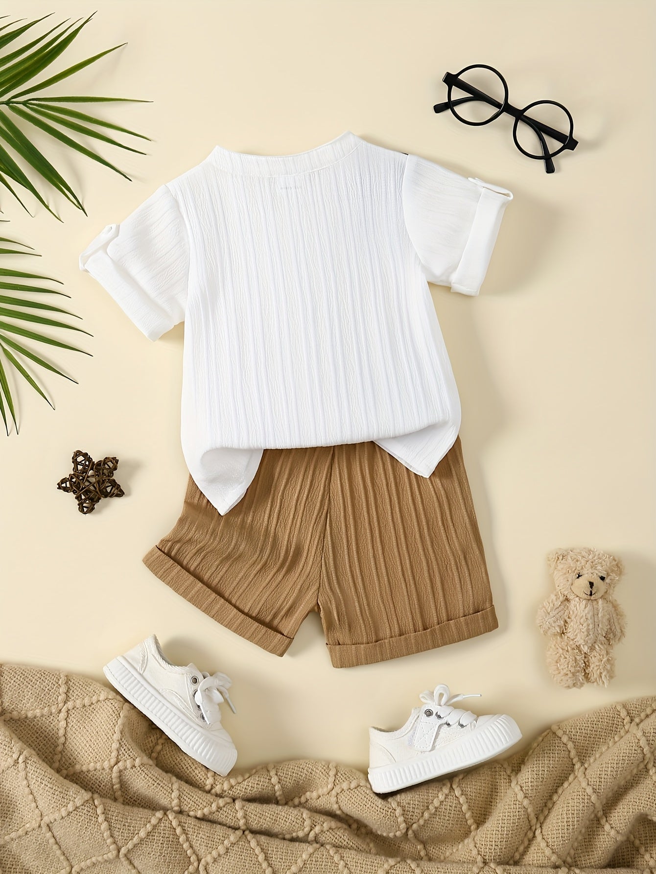 2pcs Summer Casual Print Short Sleeve Shirt & Elastic Waist Cuffed Ankle Shorts Set