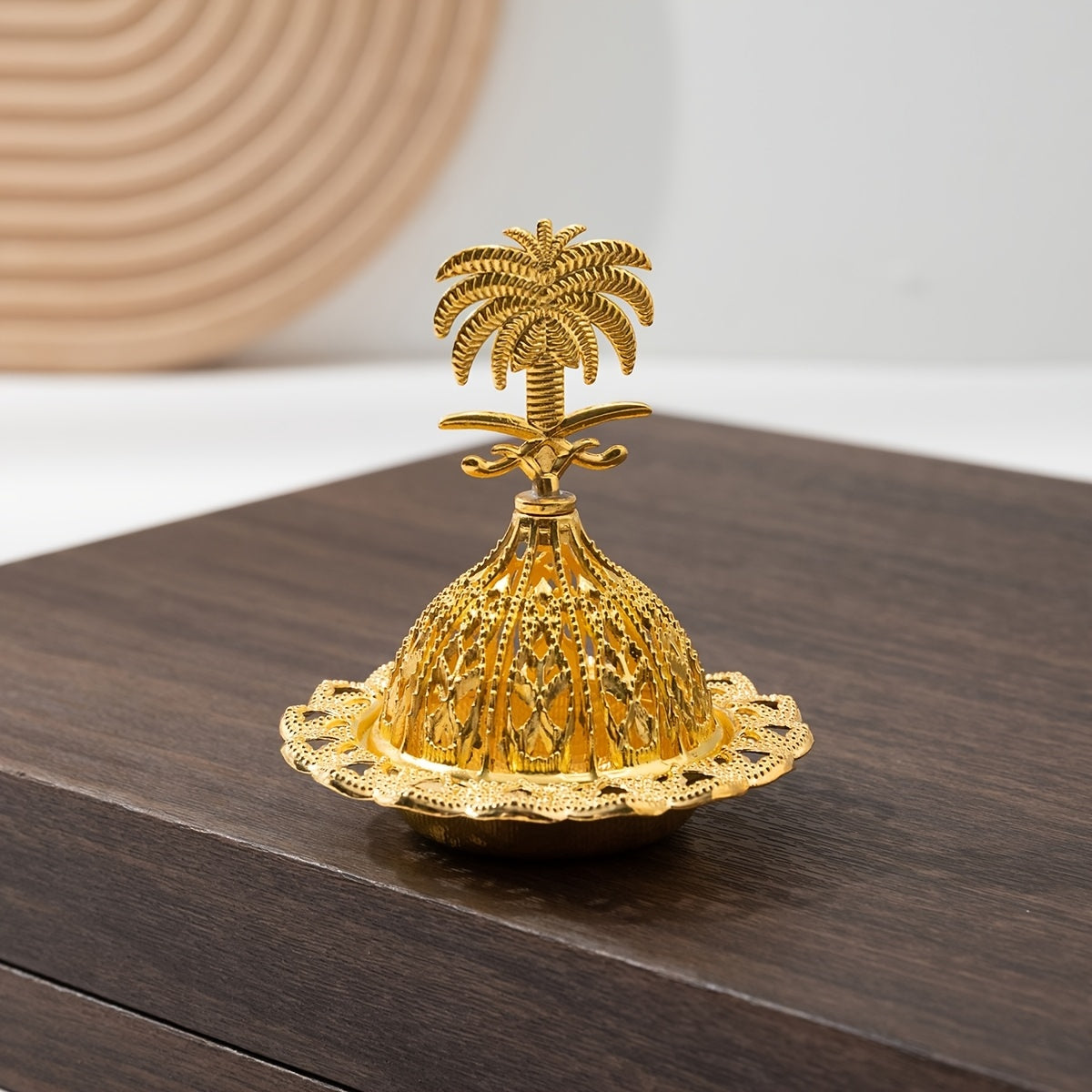 1pc Elegant Golden Hollow-Out Resin Incense Burner - Luxurious Metal Aromatherapy Decor with Intricate Lace Patterns, Perfect for Home or Office Ambiance, Home Fragrance